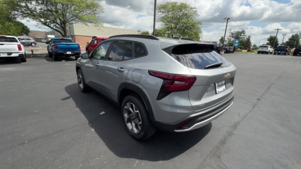 Used 2026 Chevrolet Trax LT SUV
