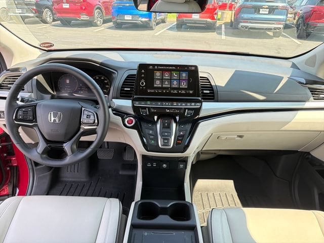 2025 Honda Odyssey Touring - Photo 14