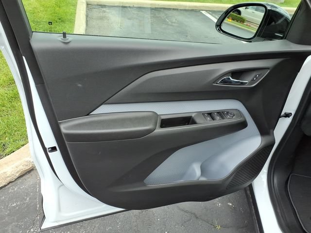 2027 Chevrolet Bolt RS - Photo 9