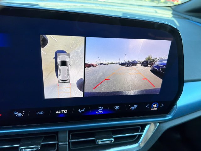 2024 Chevrolet Equinox EV LT - Photo 21