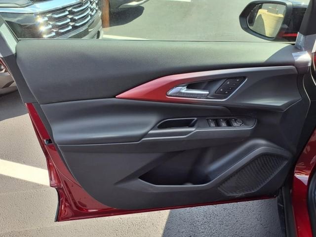 2025 Chevrolet Equinox EV RS - Photo 13