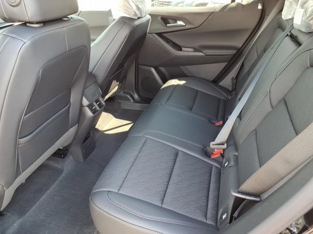 2027 Chevrolet Equinox LT - Photo 8
