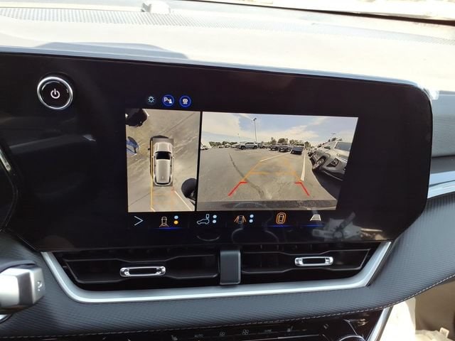 2027 Chevrolet Equinox LT - Photo 12