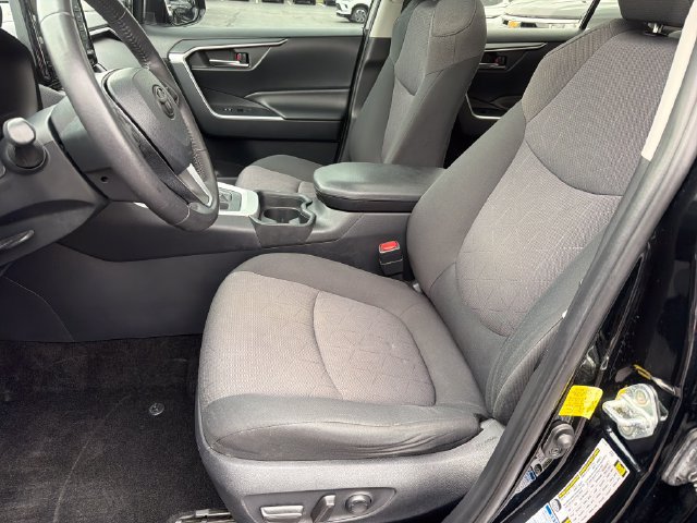 2019 Toyota RAV4 XLE - Photo 10