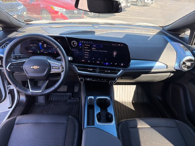 2024 Chevrolet Equinox EV LT - Photo 13