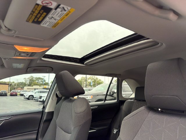 2019 Toyota RAV4 XLE - Photo 24