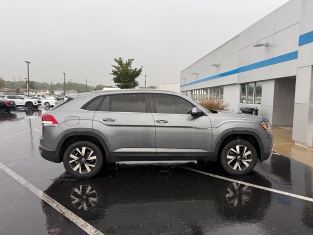Used 2022 Volkswagen Atlas Cross Sport 2.0T SE SUV