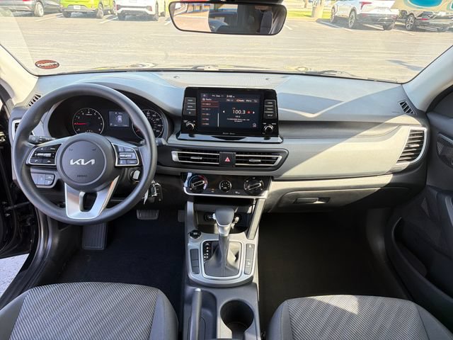 2023 Kia Seltos LX - Photo 14