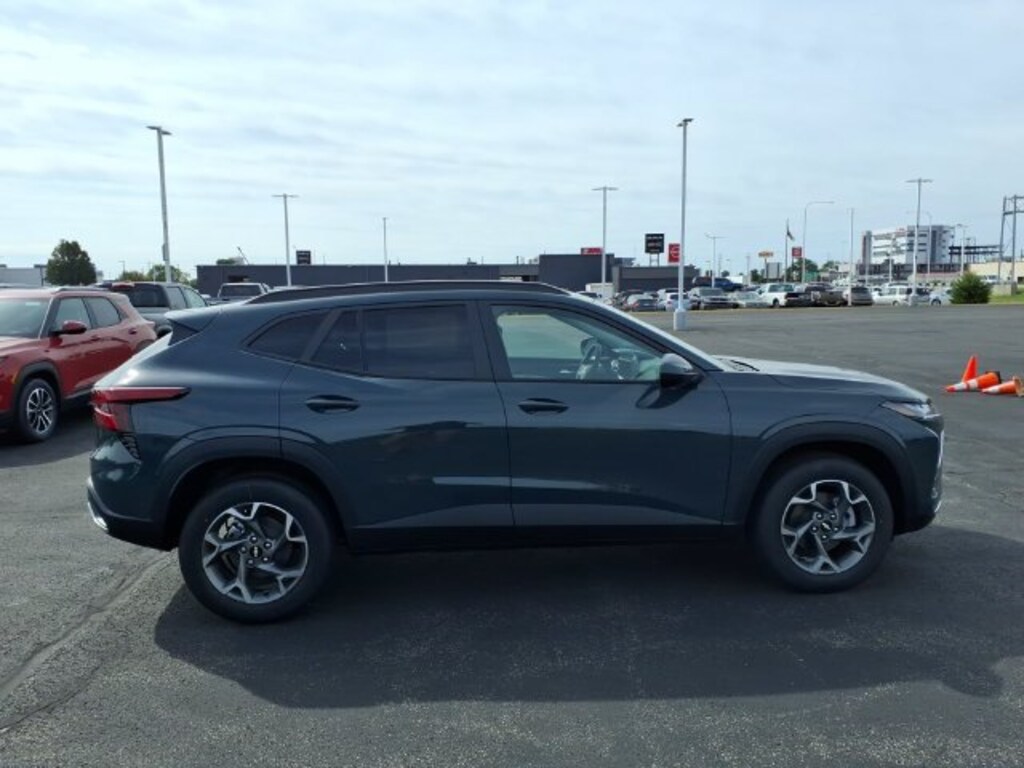 New 2026 Chevrolet Trax LT SUV