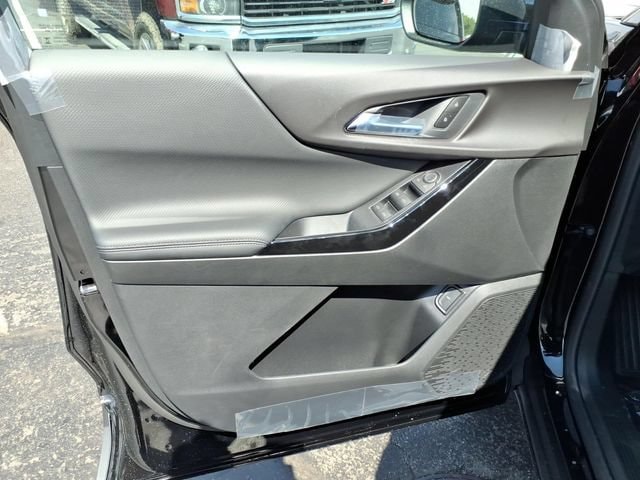 2027 Chevrolet Equinox LT - Photo 10