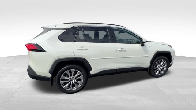 2022 Toyota RAV4 XLE Premium - Photo 8