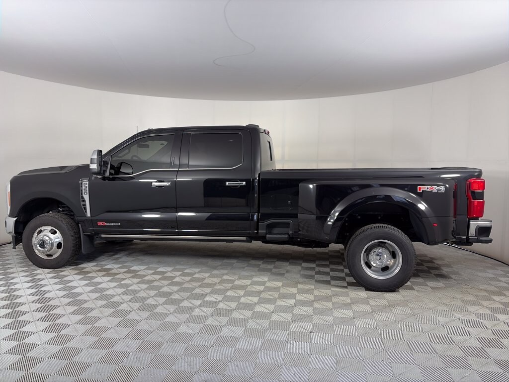 Used 2023 Ford F-350 Lariat Truck Crew Cab