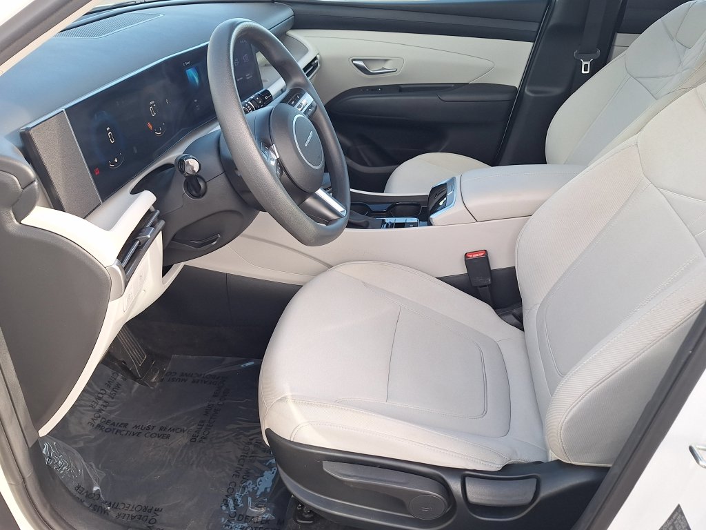 2025 Hyundai Tucson SE - Photo 10