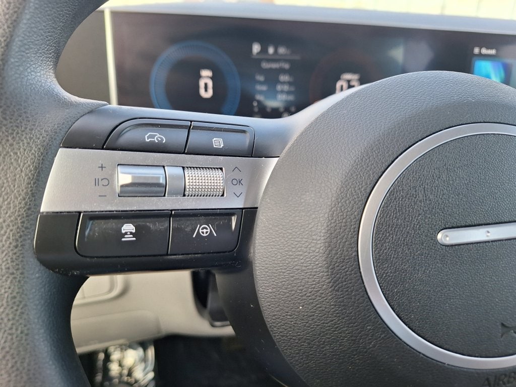 2025 Hyundai Tucson SE - Photo 14