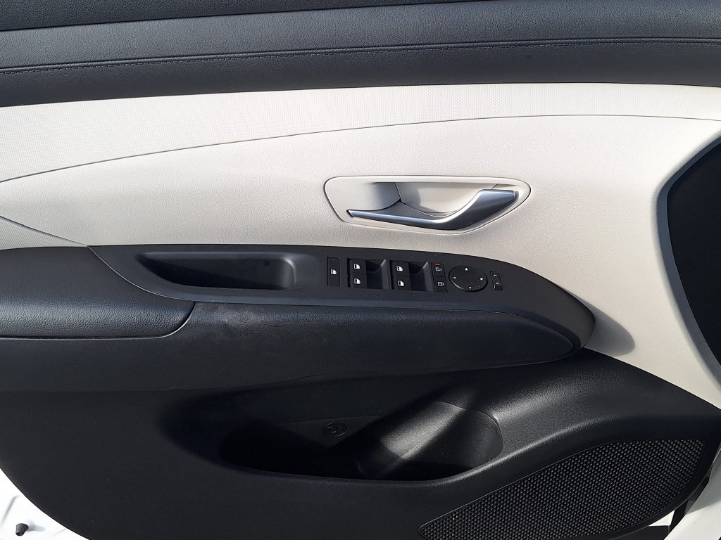 2025 Hyundai Tucson SE - Photo 9