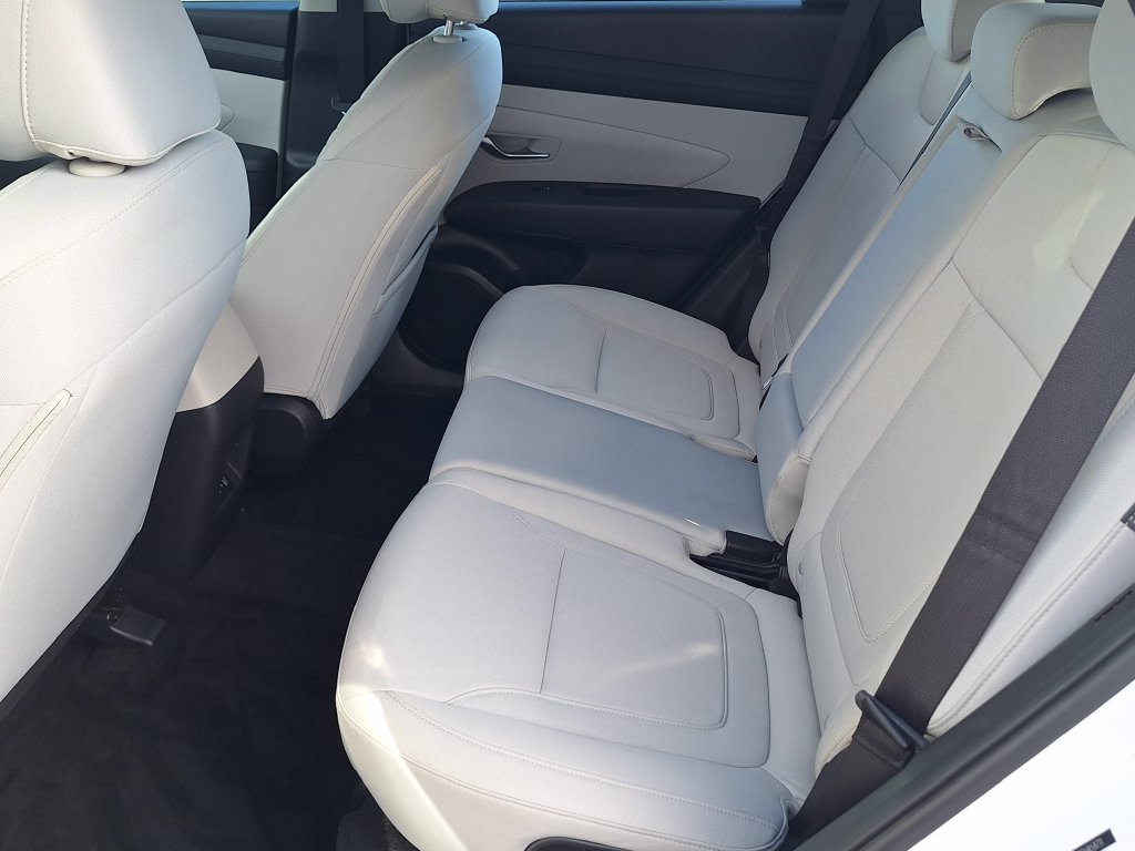 2025 Hyundai Tucson SE - Photo 11