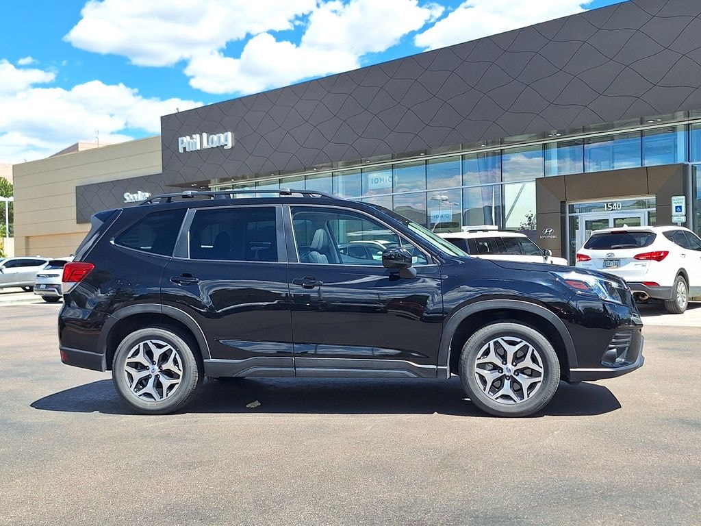 Used 2023 Subaru Forester Premium SUV