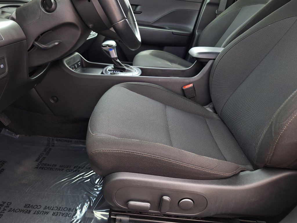 2025 Hyundai Kona SEL - Photo 11