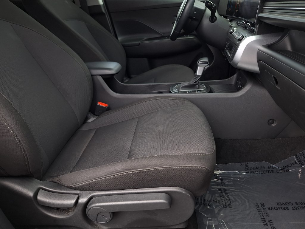 2025 Hyundai Kona SEL - Photo 24