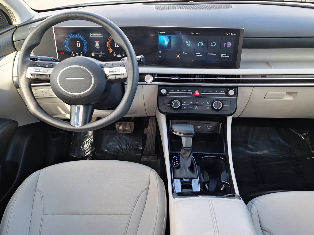 2025 Hyundai Tucson SE - Photo 12