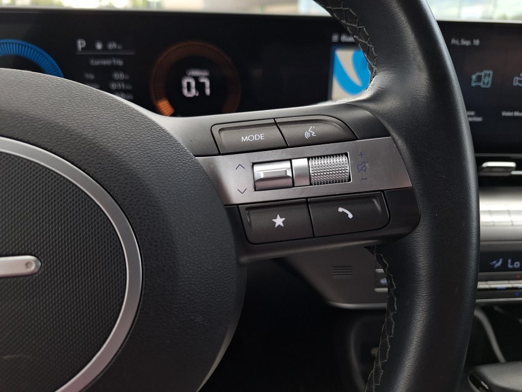 2025 Hyundai Kona SEL - Photo 17