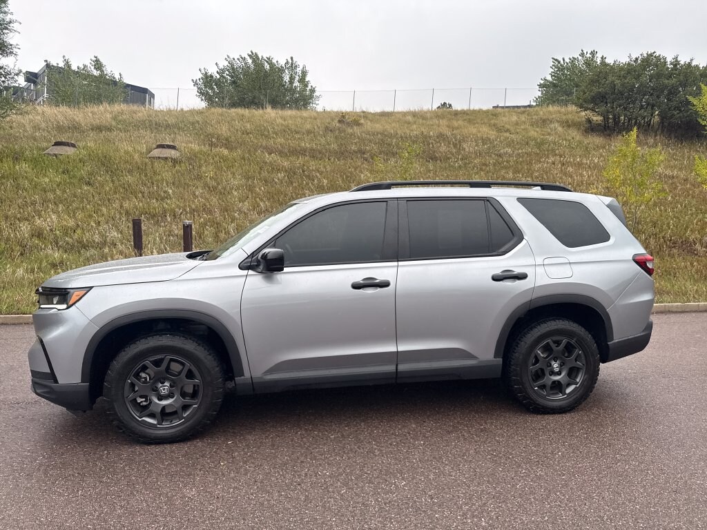 Certified 2025 Honda Pilot TrailSport SUV
