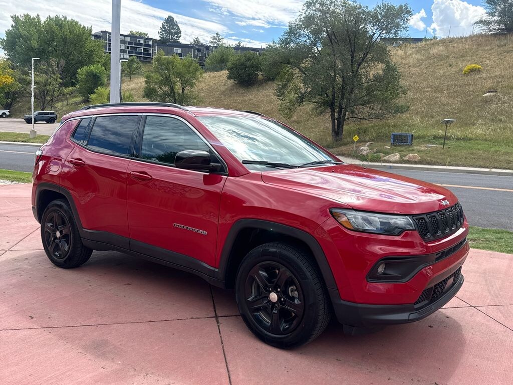 Used 2023 Jeep Compass Latitude SUV