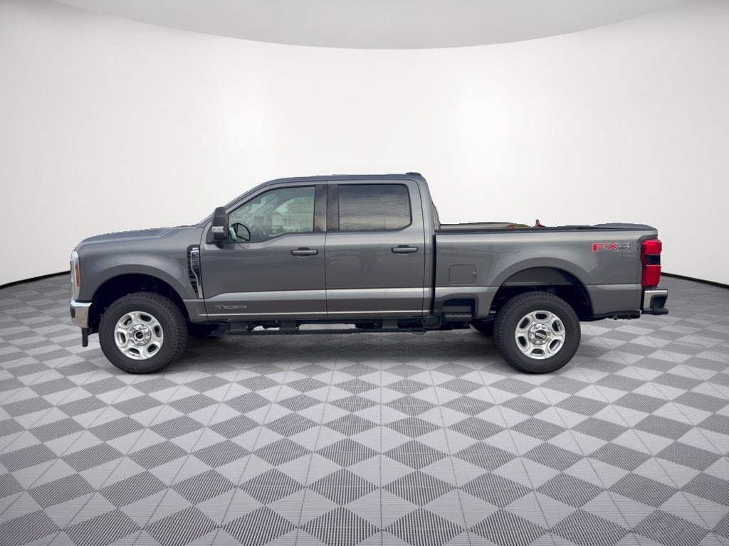 New 2026 Ford F-250 XLT Truck Crew Cab
