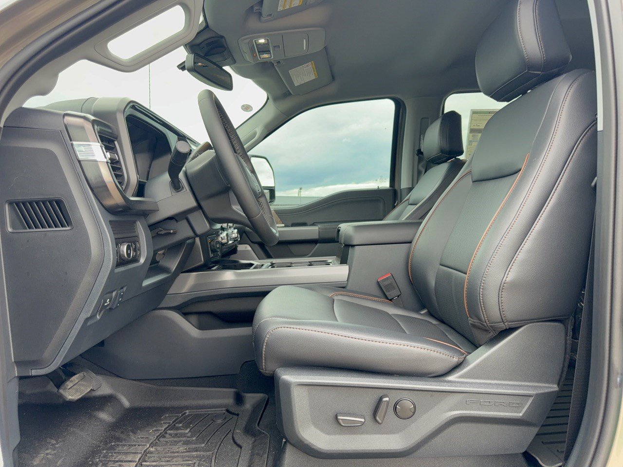New 2026 Ford F-250 LARIAT Truck Crew Cab