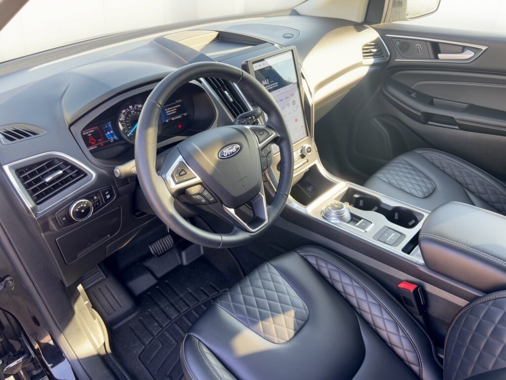 Used 2024 Ford Edge Titanium SUV