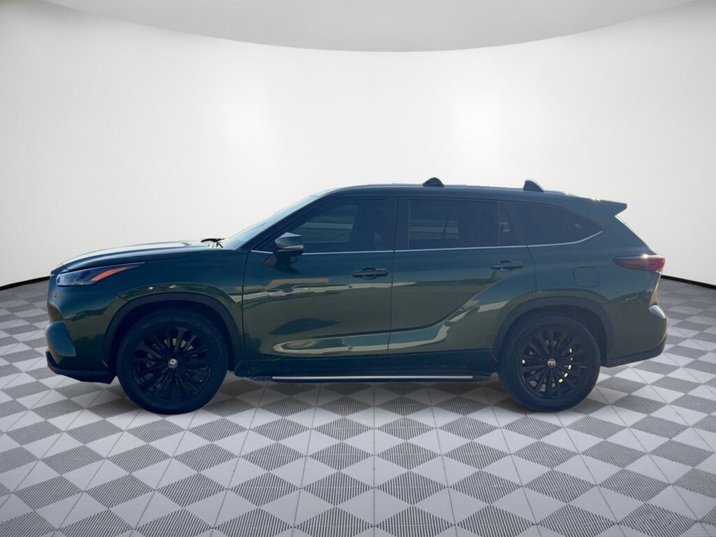 Used 2024 Toyota Highlander LE SUV