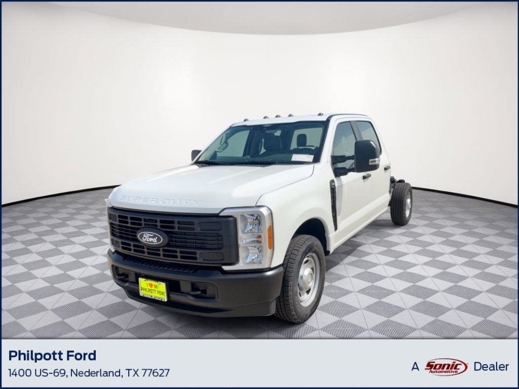 2027 Ford F-350 Super Duty Chassis Cab XL