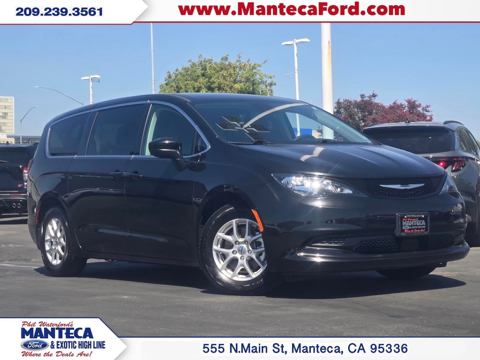 2023 Chrysler Voyager