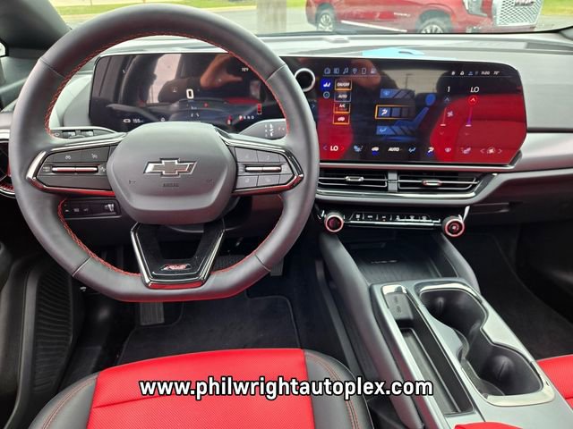 2025 Chevrolet Equinox EV RS - Photo 14