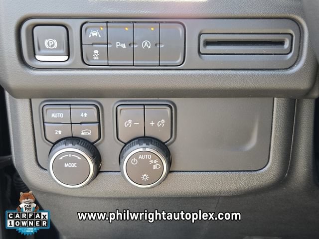 2024 Chevrolet Suburban LT - Photo 29