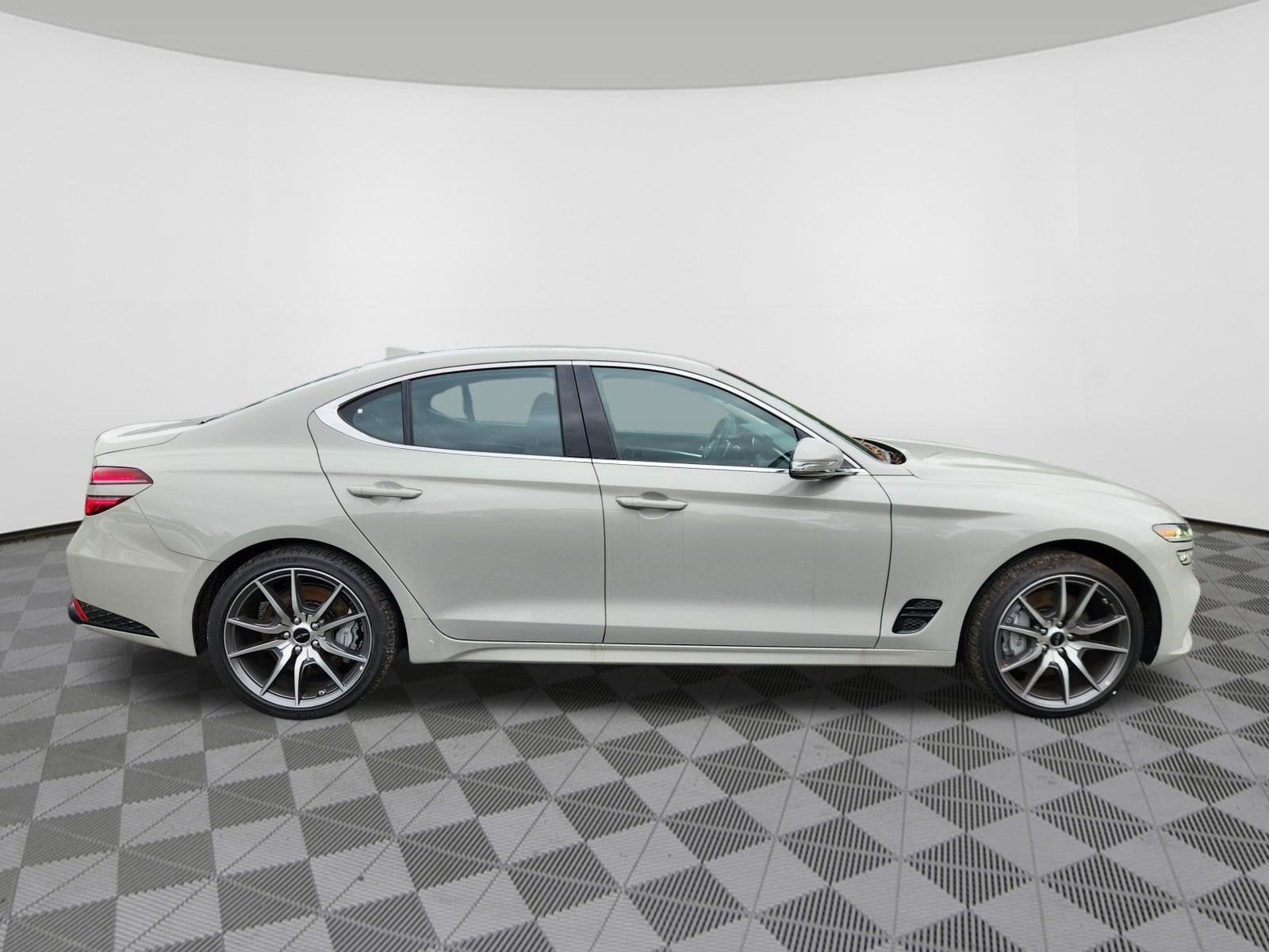 2026 GENESIS G70 Standard - Photo 6