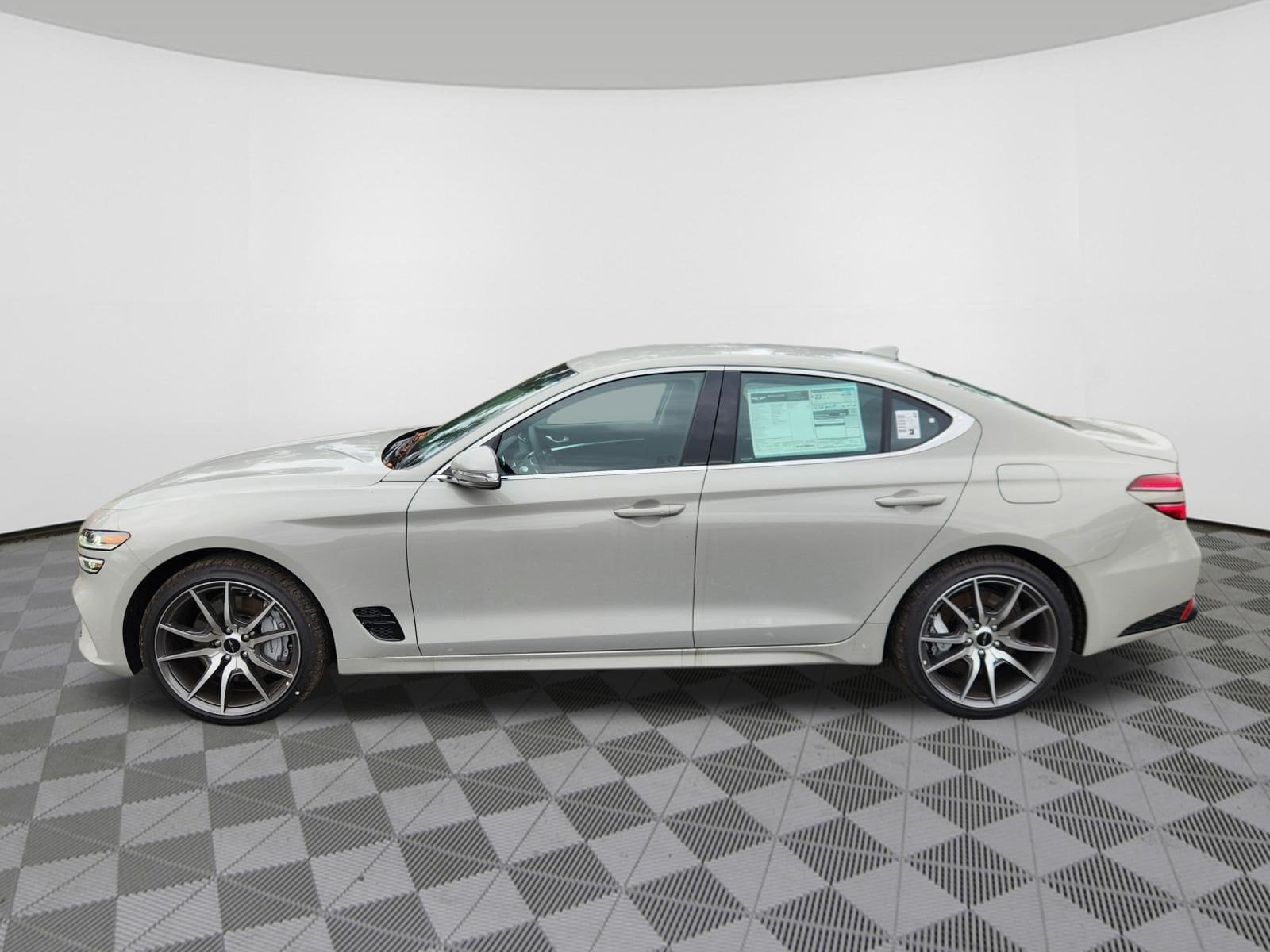 2026 GENESIS G70 Standard - Photo 5