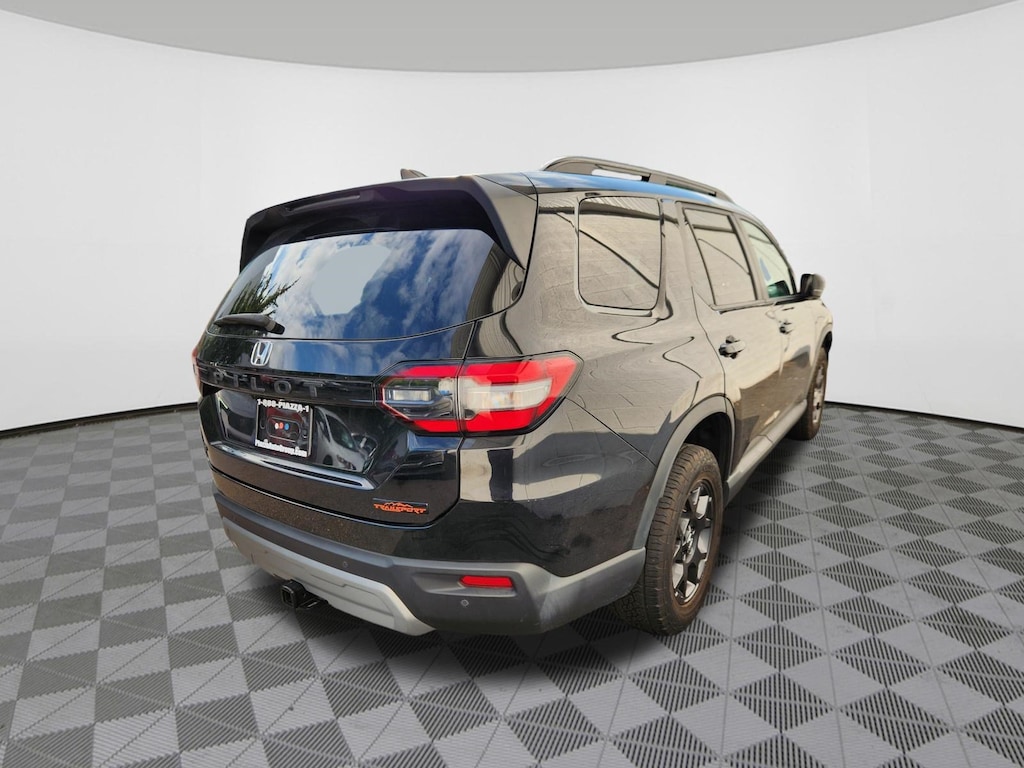 Certified 2025 Honda Pilot TrailSport SUV
