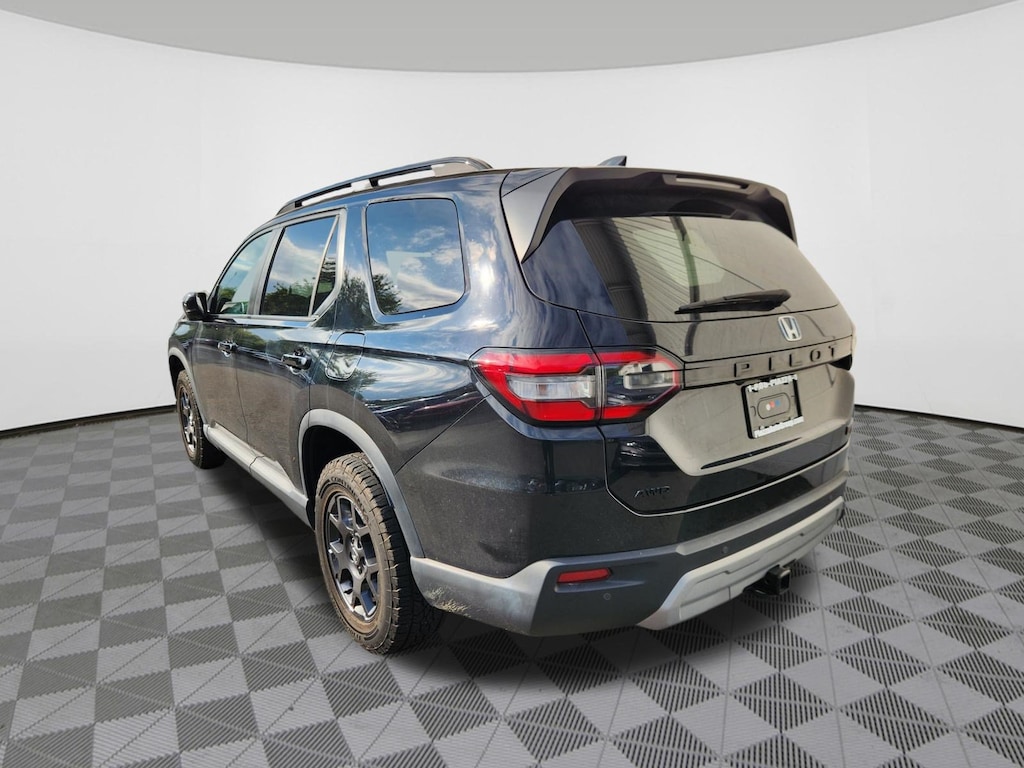 Certified 2025 Honda Pilot TrailSport SUV