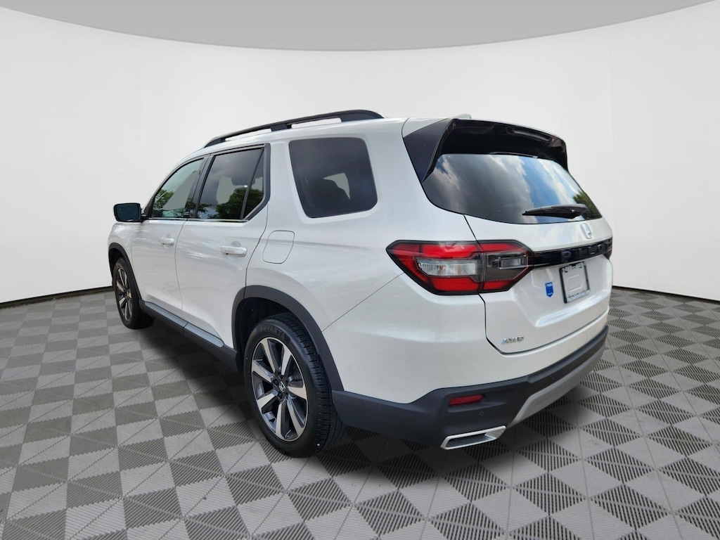 Certified 2023 Honda Pilot Touring SUV