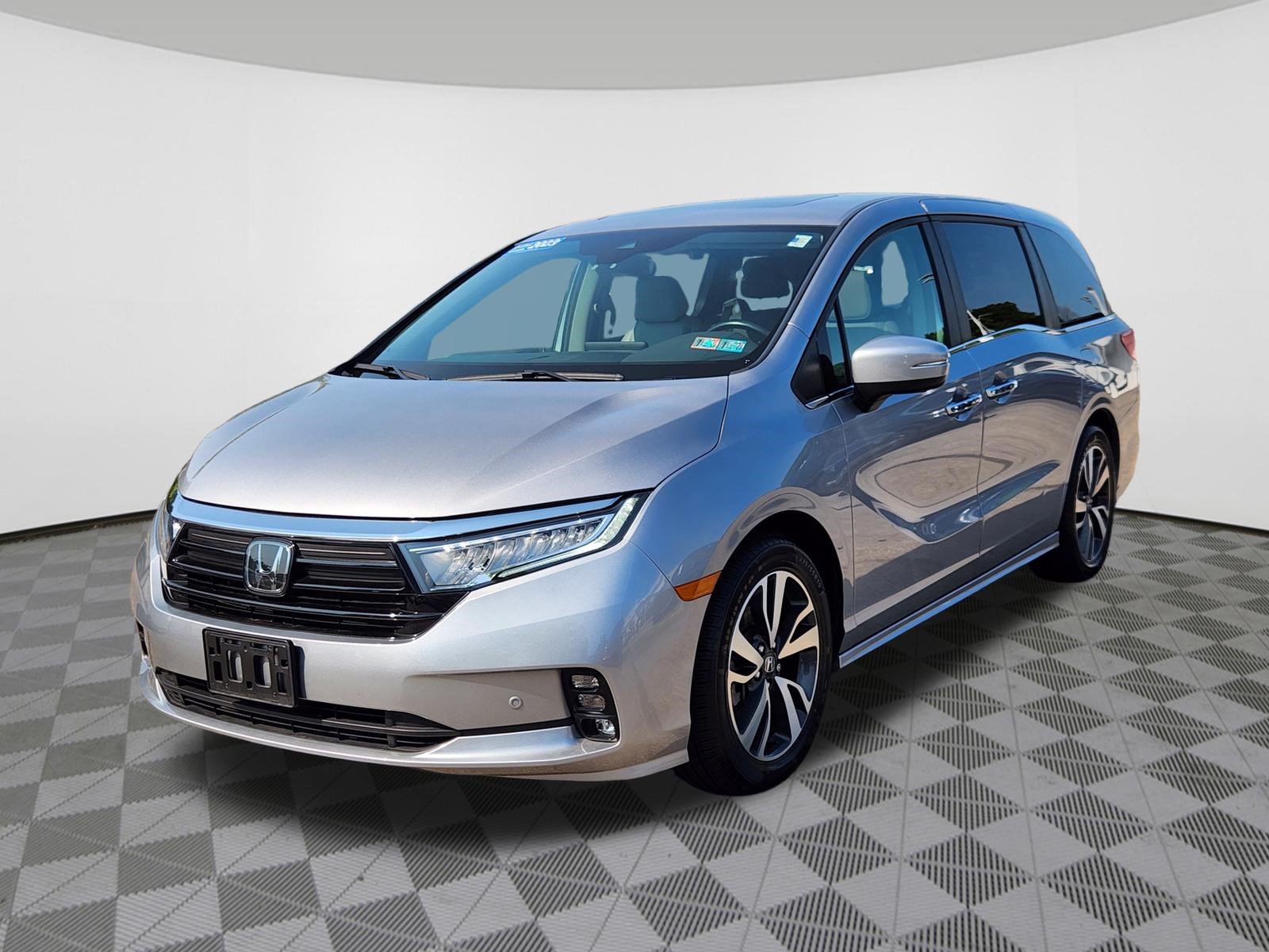 Certified 2023 Honda Odyssey Touring Van