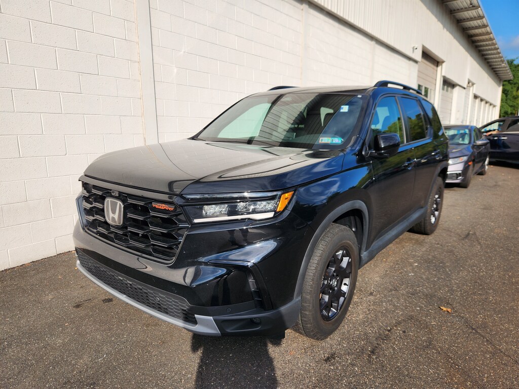 Certified 2025 Honda Pilot TrailSport SUV