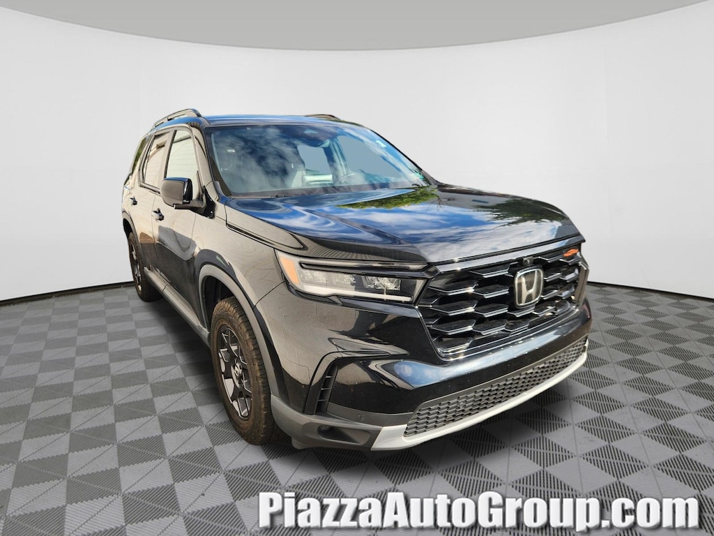 Certified 2025 Honda Pilot TrailSport SUV
