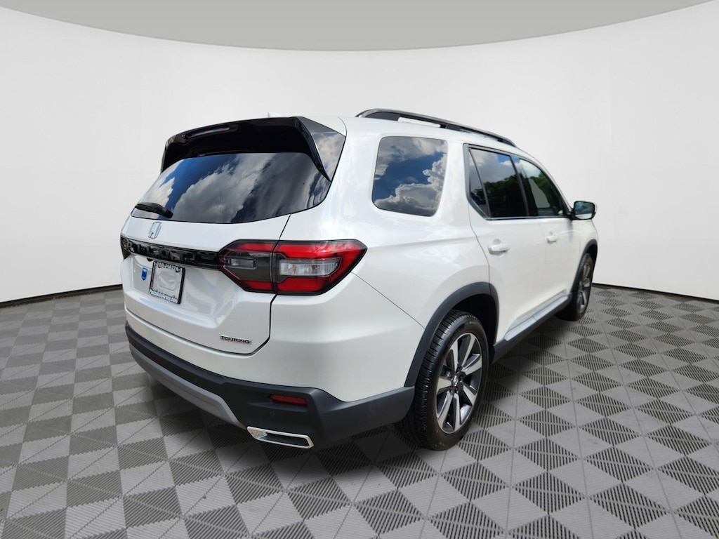 Certified 2023 Honda Pilot Touring SUV