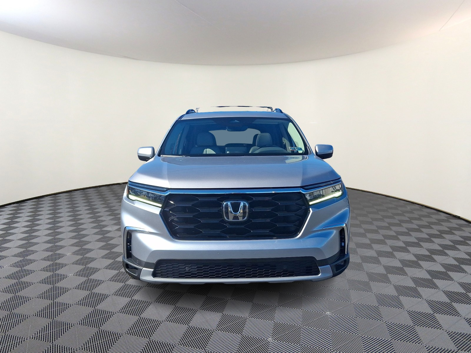 Certified 2025 Honda Pilot Touring Sport Utility