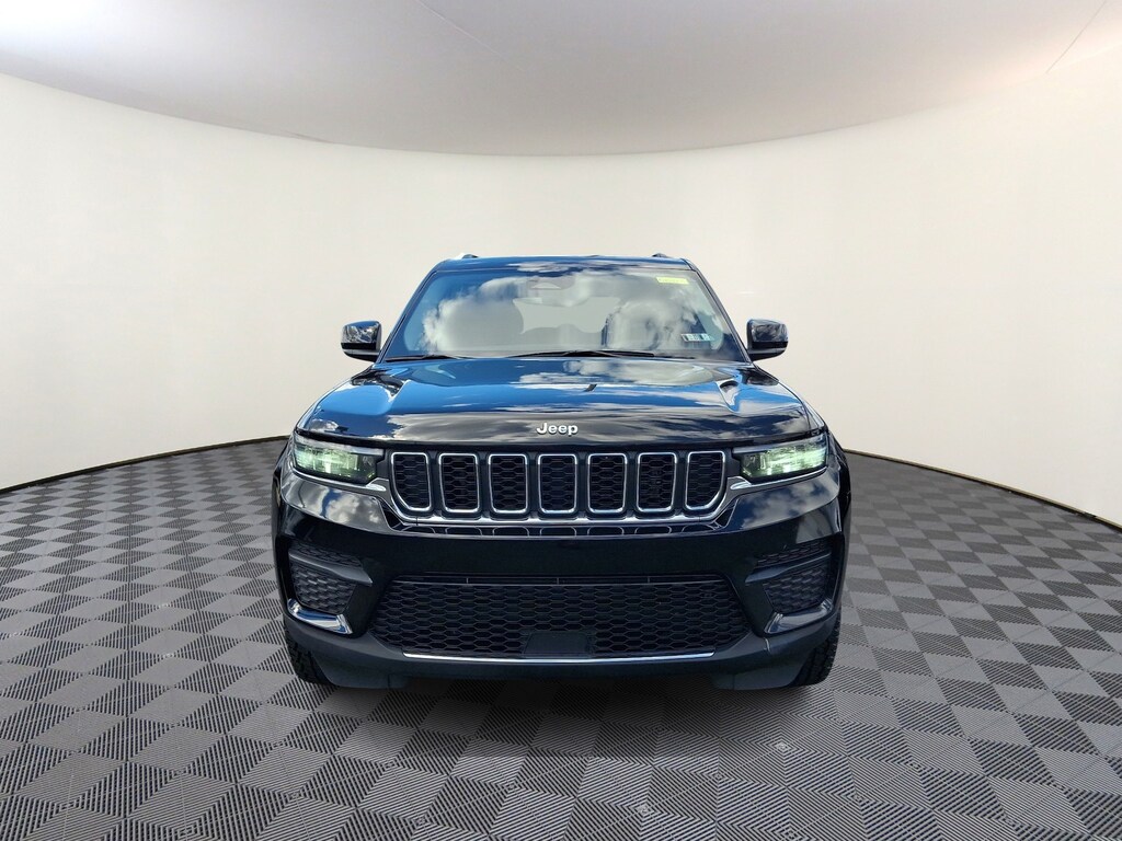 Used 2023 Jeep Grand Cherokee Laredo 4x4 Sport Utility