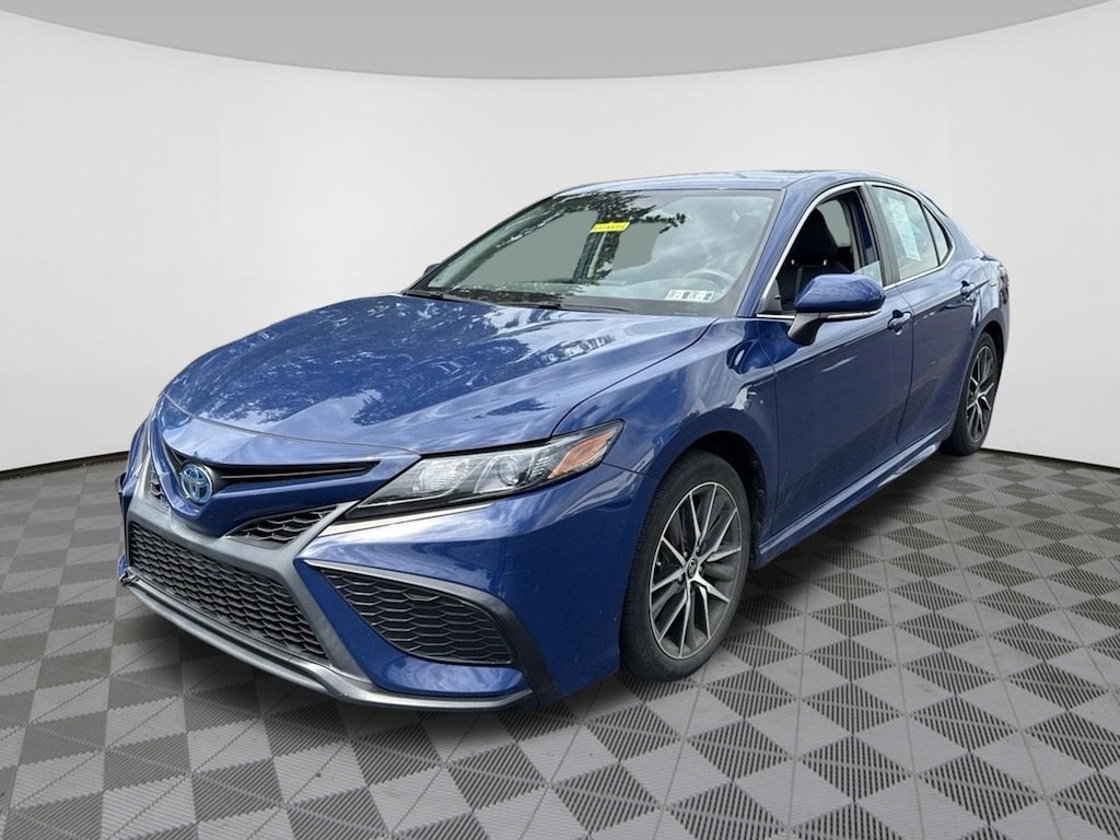 Used 2024 Toyota Camry SE Sedan