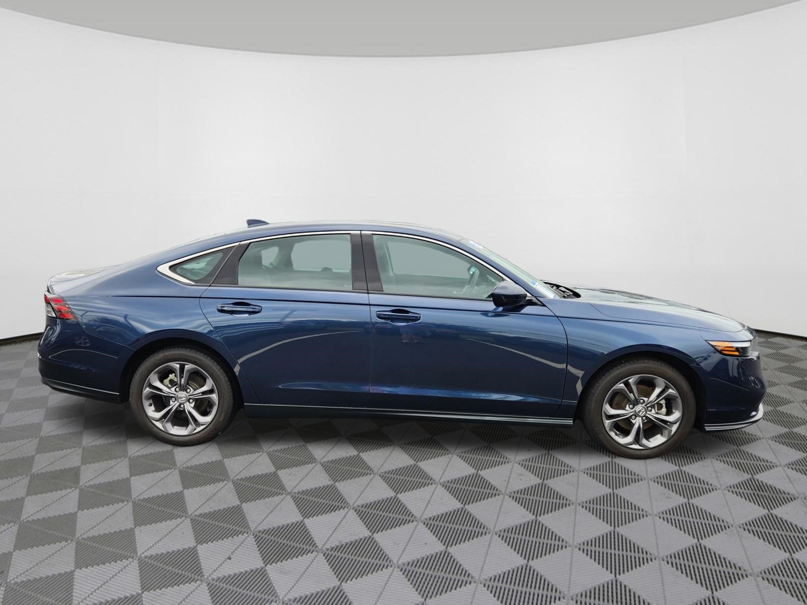 2024 Honda Accord EX - Photo 6