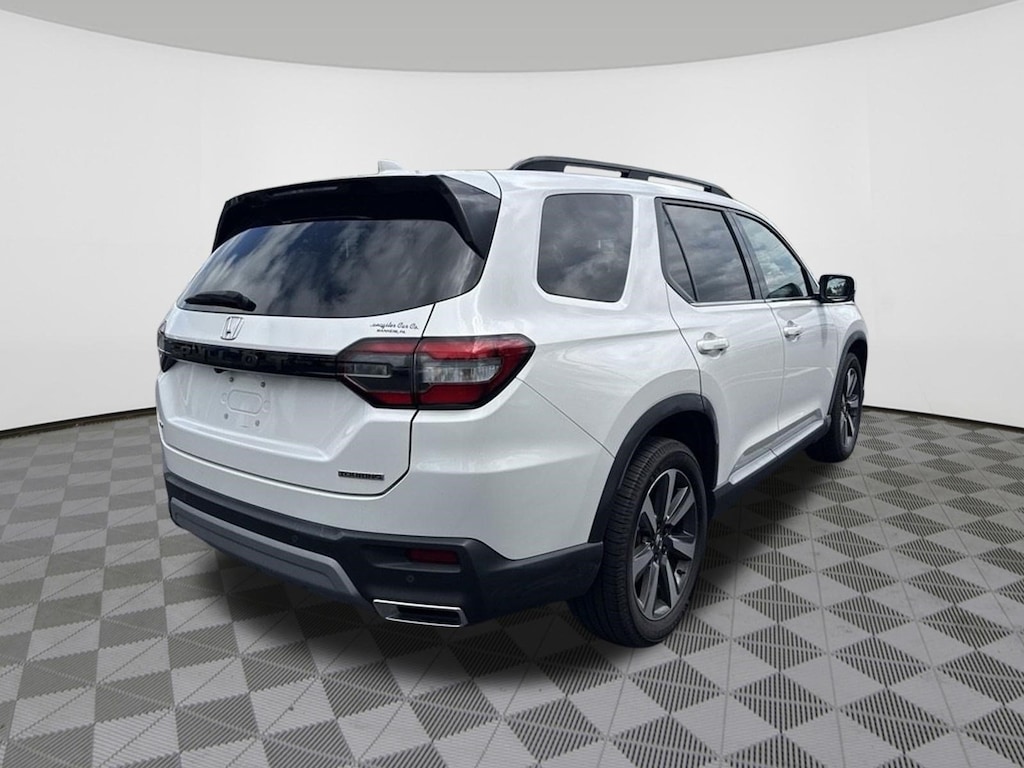 Certified 2025 Honda Pilot Touring SUV