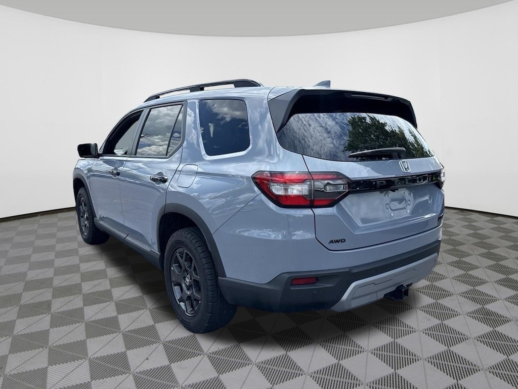 Certified 2025 Honda Pilot TrailSport SUV